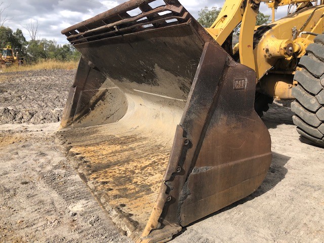IMAGE_Heavy_Machinery_Buckets_Rock