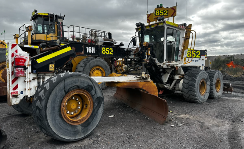 Caterpillar 16H Grader